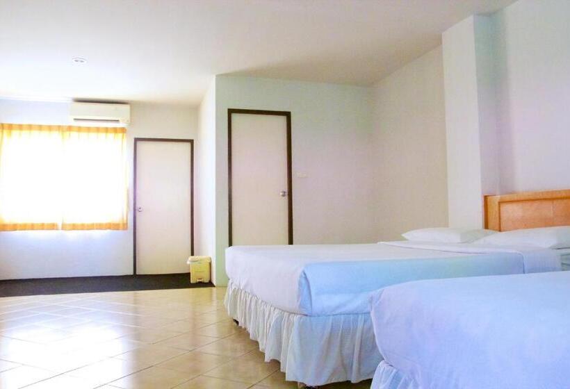 スーペリアトリプルルーム, Sichang Shine Khao Resort