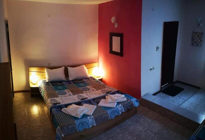三人经典房间, Guest House Petrovi