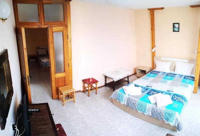 经典四人房间, Guest House Petrovi