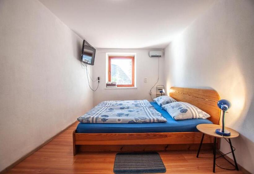 آپارتمان 2 خوابه, Hostel, Rooms And Apartment Ceklin