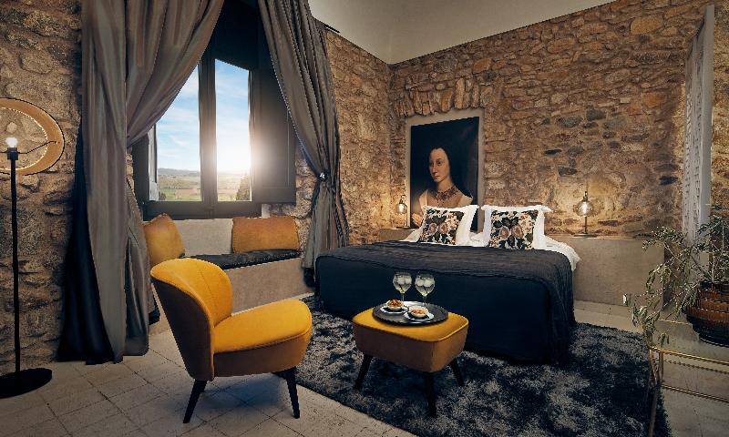 Номер Премиум, Castell D Emporda