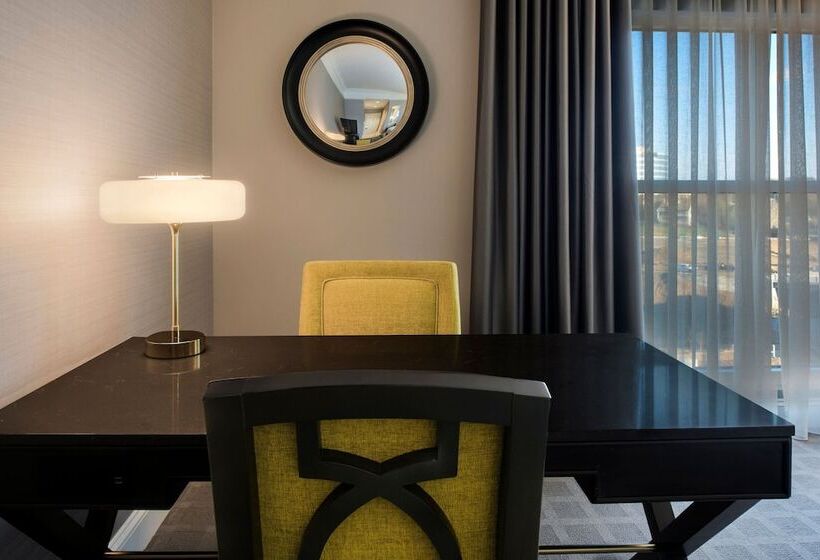 חדר דלוקס עם מרפסת, The Ballantyne, A Luxury Collection Hotel, Charlotte