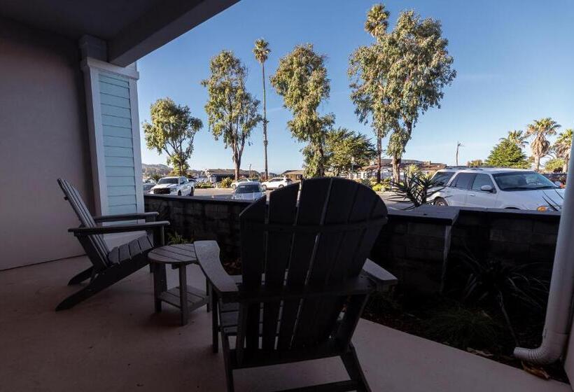 발코니가 있는 4인용 스탠다드 룸, Baywood Inn Bed & Breakfast