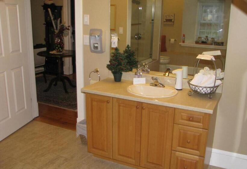 家庭套房, Clyde Hall Bed And Breakfast