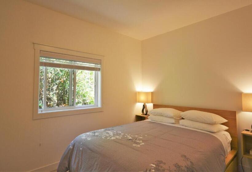 디럭스 방갈로, Pender Harbour Resort & Marina