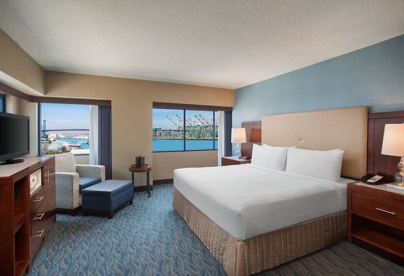 Номер Стандарт Адаптированный для Инвалидов, Crowne Plaza Hotel Los Angeles Harbor, An Ihg
