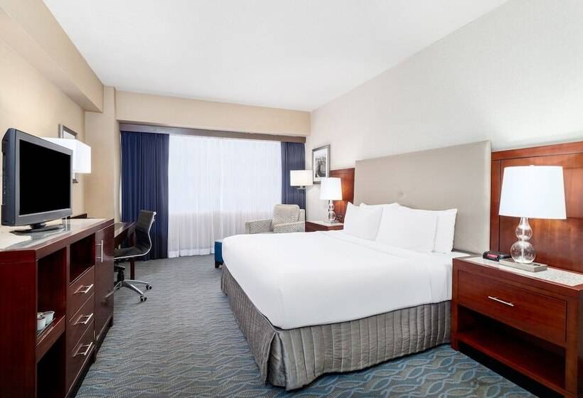 Номер Стандарт Адаптированный для Инвалидов, Crowne Plaza Hotel Los Angeles Harbor, An Ihg