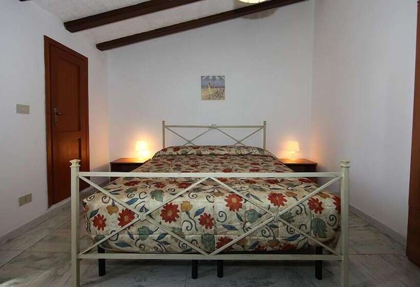 اتاق استاندارد یک نفره, La Rosa