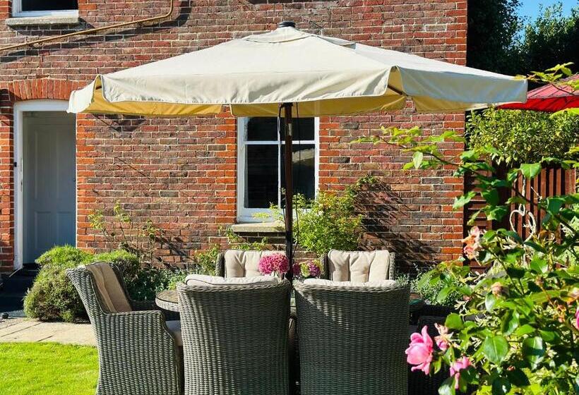 Дом 1 Спальня, Saddlers B&b
