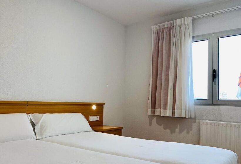 Habitación Ático, Apartamentos Tamarindos Peñiscola