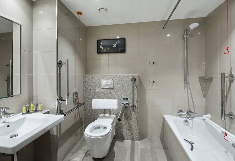 Номер Deluxe, London Heathrow Marriott