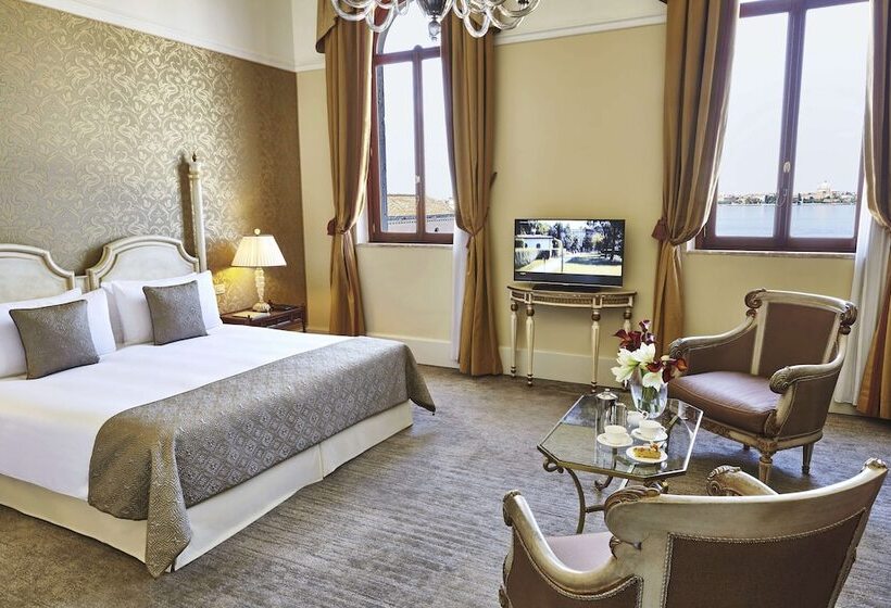 سوییت جونیور با چشم‌انداز دریاچه, San Clemente Palace Kempinski Venice