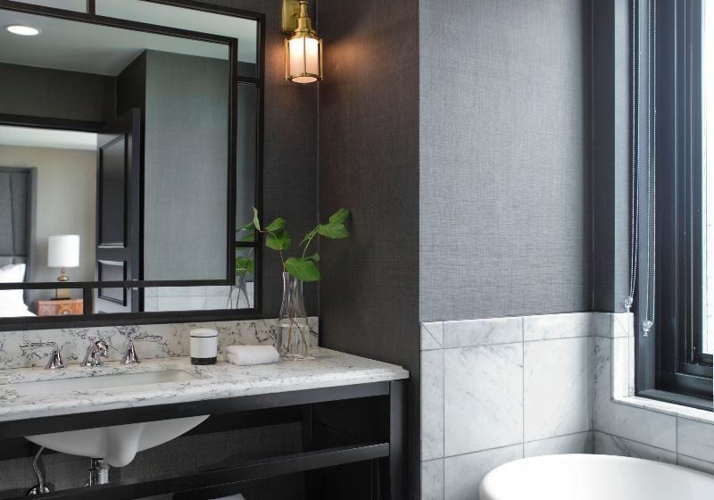 스위트 킹사이즈 침대, Viceroy Washington Dc