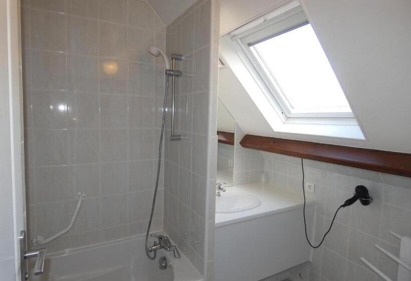 غرفة قياسية ثلاثية, Auberge Du Gros Tilleul