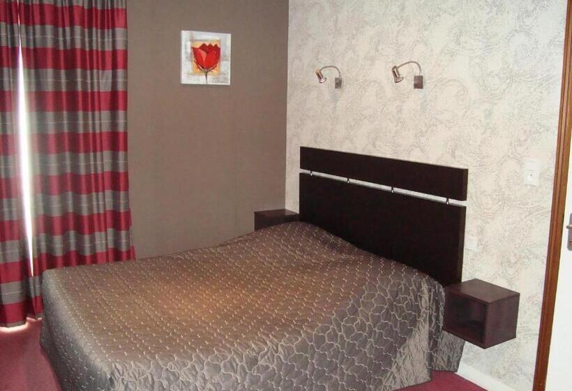 اتاق استاندارد چهار تخته, Hôtel De La Croix D Or