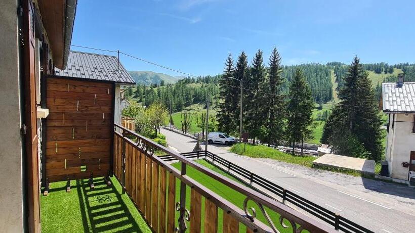 Люкс, Hotel l'Escapade