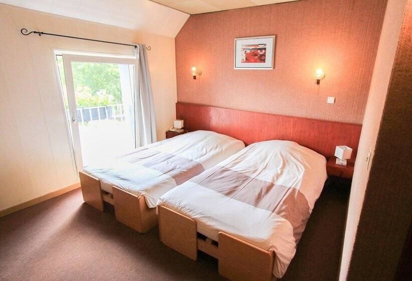 Номер Стандарт, Restaurant De La Poste Mulhouse Ottmarsheim