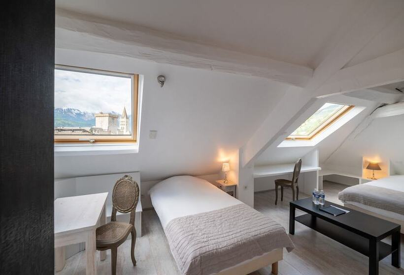 Номер Стандарт Трехместный, Logis   Hotel De La Mairie