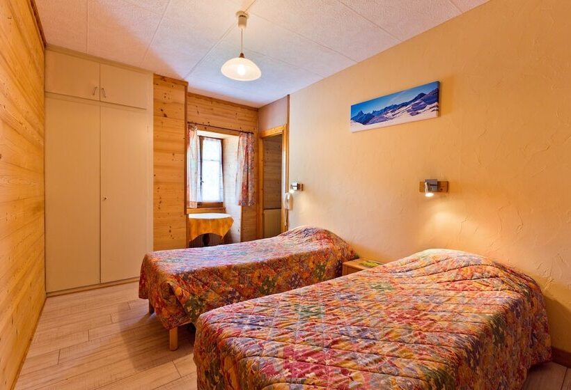 Номер Стандарт, Aux Touristes Hôtel Restaurant