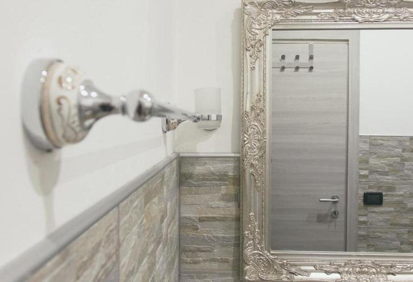 Chambre Standard Salle de Bain Extérieure, L Antenna