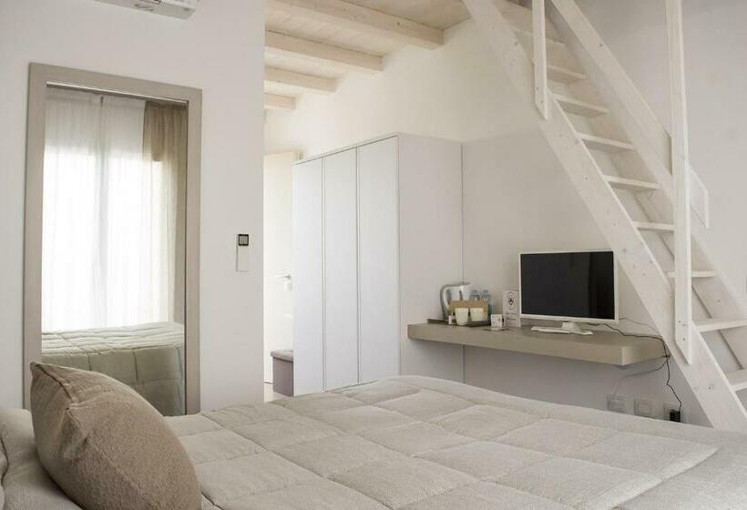 חדר סטנדרט עם מרפסת, Home Suites Home