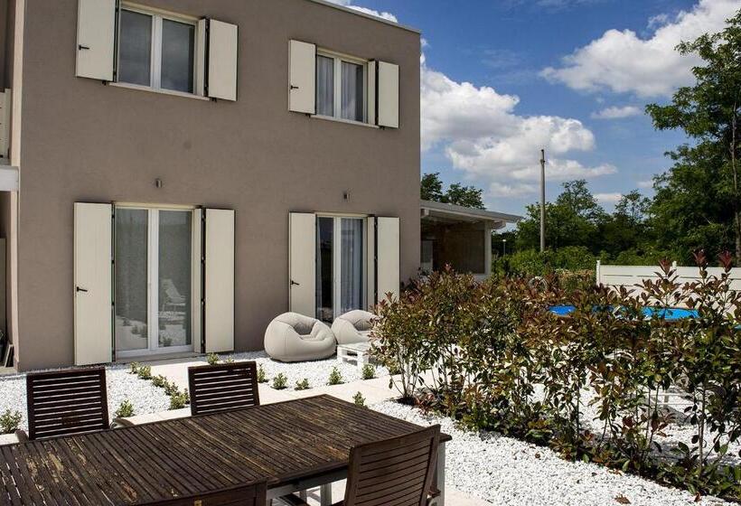חדר סטנדרט עם מרפסת, Home Suites Home