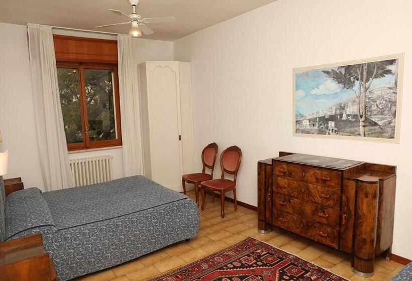 اتاق استاندارد سه نفره, B&b Alle Querce