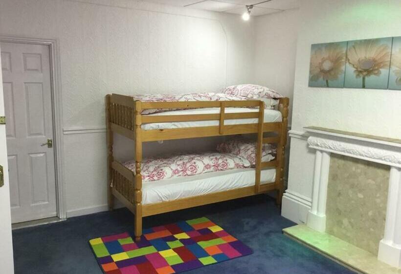 Quarto Familiar, The Danescourt
