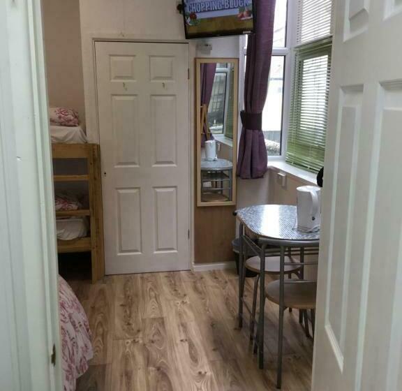 Quarto Familiar, The Danescourt