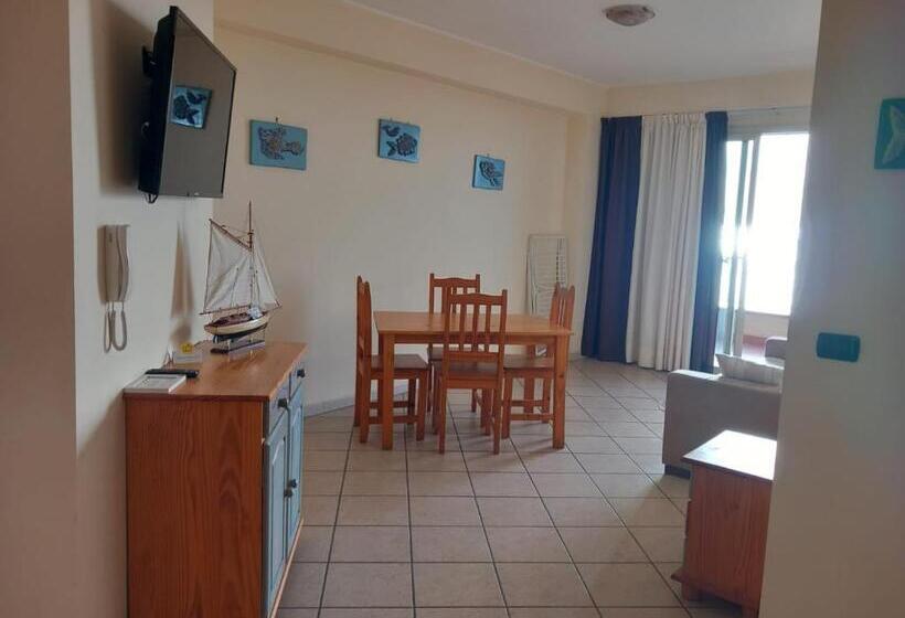 اتاق استاندارد چهارنفره با بالکن, B&b La Sirena
