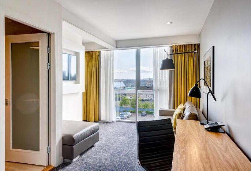 Полулюкс, Apex City Quay Hotel & Spa