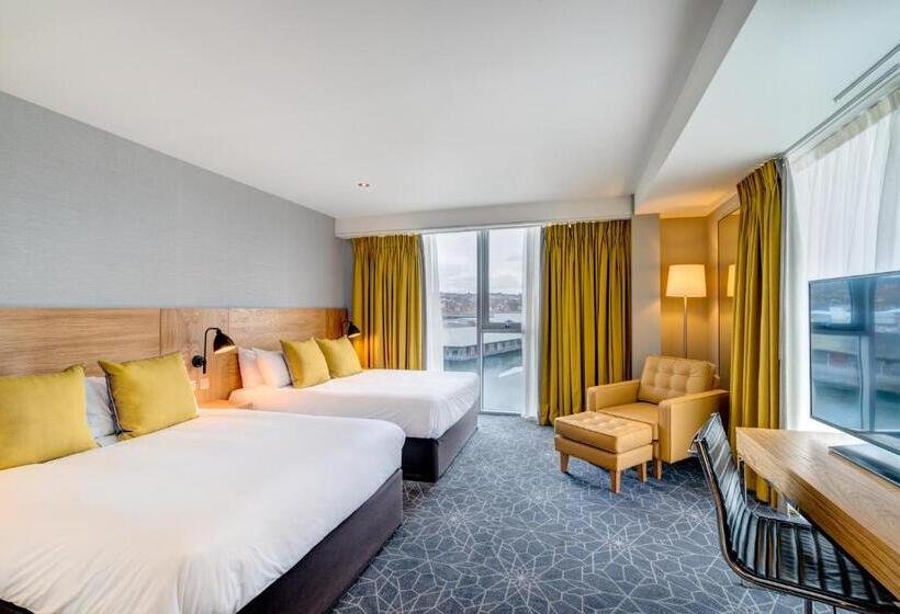 Четырехместный Номер Стандарт, Apex City Quay Hotel & Spa