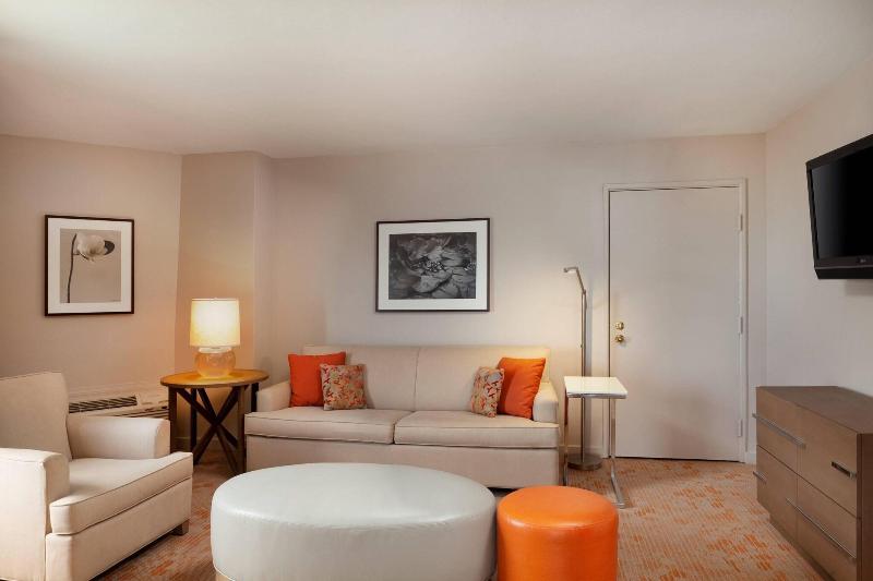 سوئیت با تخت بزرگ, Courtyard By Marriott Isla Verde Beach Resort