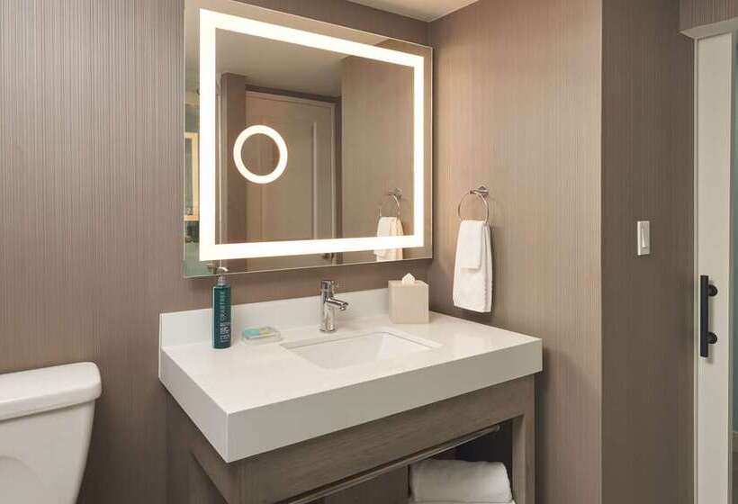 Номер Стандарт, The Westminster London, Curio Collection By Hilton