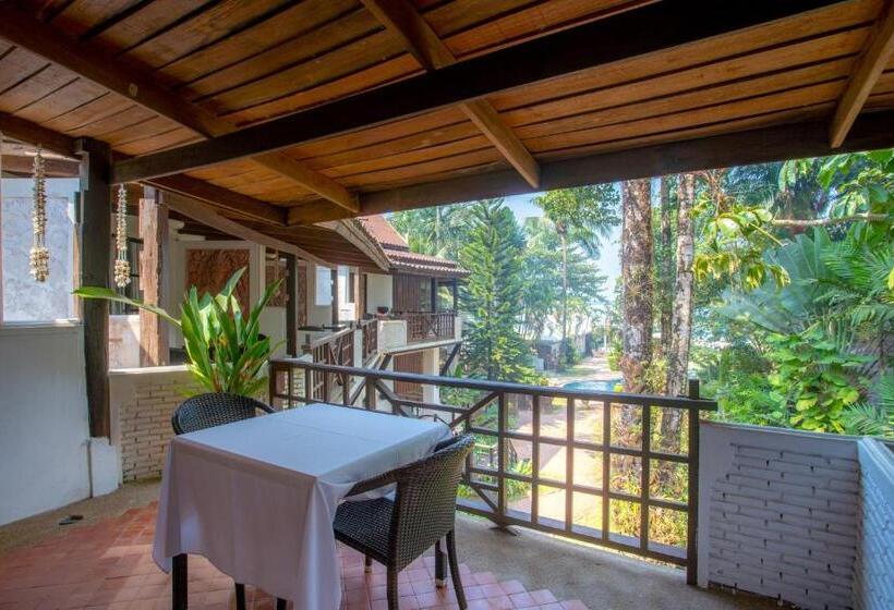 اتاق سوپریور با چشم‌انداز باغ, Koh Chang Cliff Beach Resort