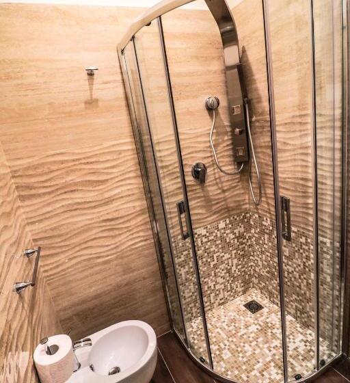 اتاق خانوادگی با چشم‌انداز دریا, Scognamiglio Suites