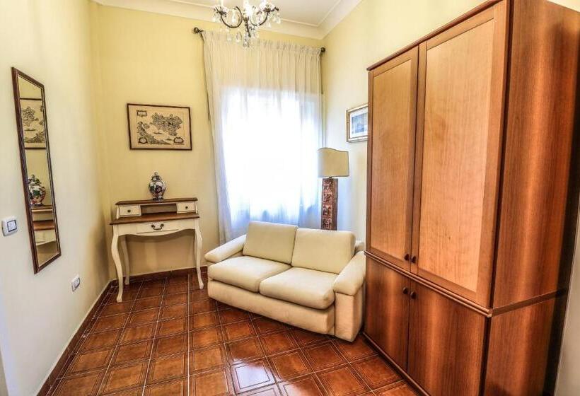 اتاق استاندارد با تخت بزرگ, Scognamiglio Suites