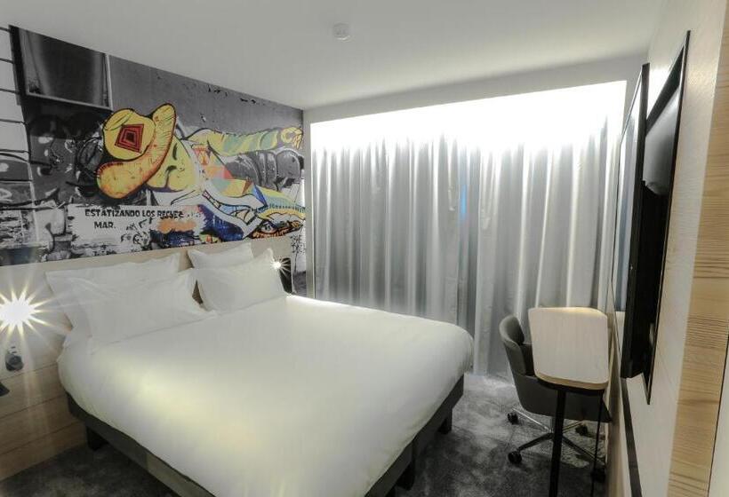 Номер Стандарт, Arena Hotel La Defense