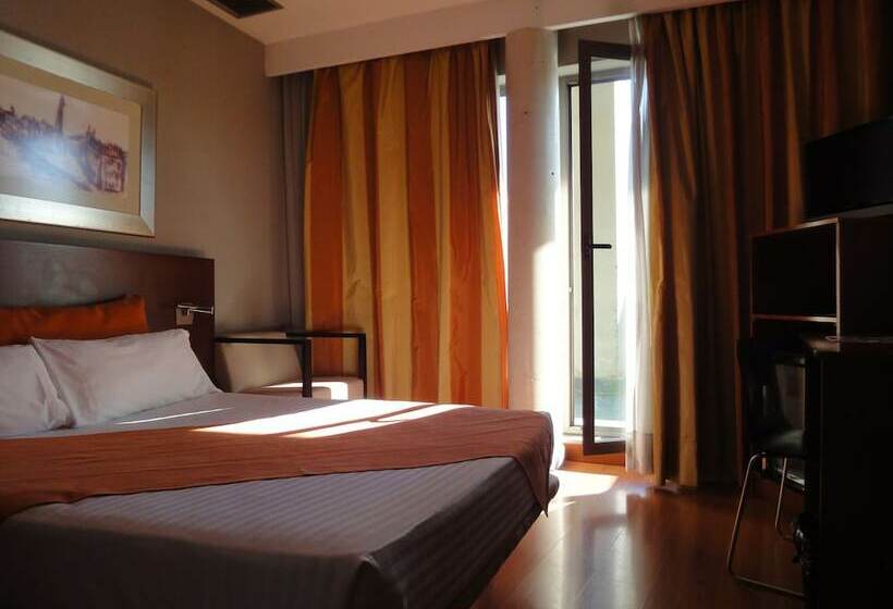 Номер Стандарт, Eurohotel Barcelona Granvia Fira