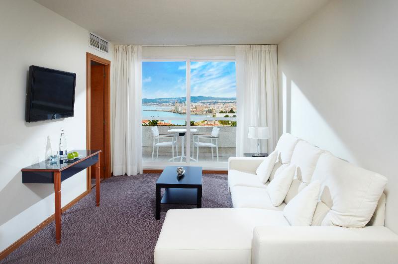 Полулюкс, Melia Sitges