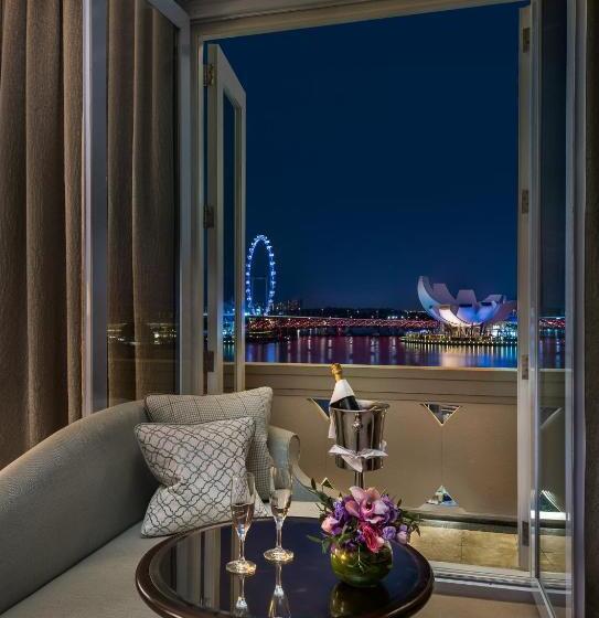 اتاق استاندارد با چشم‌انداز, The Fullerton Hotel Singapore