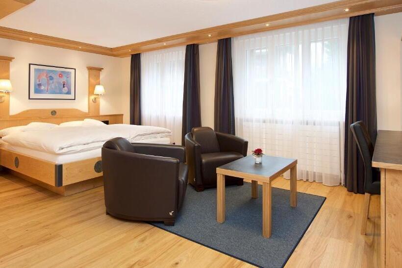 Номер Deluxe с Балконом, La Couronne Hotel & Spa