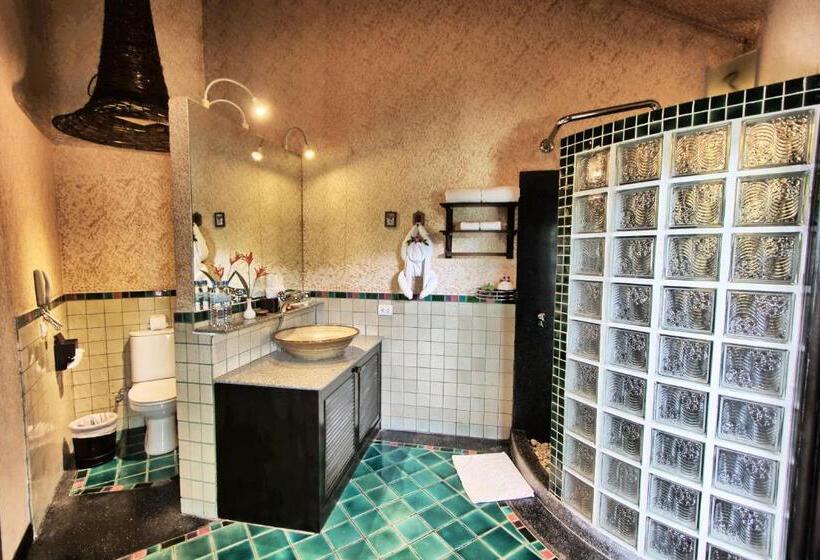 Quarto Deluxe com Hidromassagem, Mangosteen Ayurveda & Wellness Resort   Sha Plus