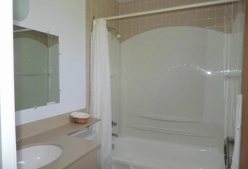 Номер Стандарт, Travelodge By Wyndham Grand Falls