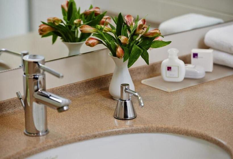 سوییت جونیور, In Hotel Beograd