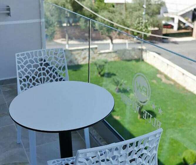 חדר דלוקס לשלושה, Blue Water Hotel Ksamil