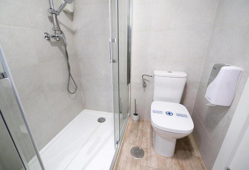 Habitación Familiar Deluxe, Romerito