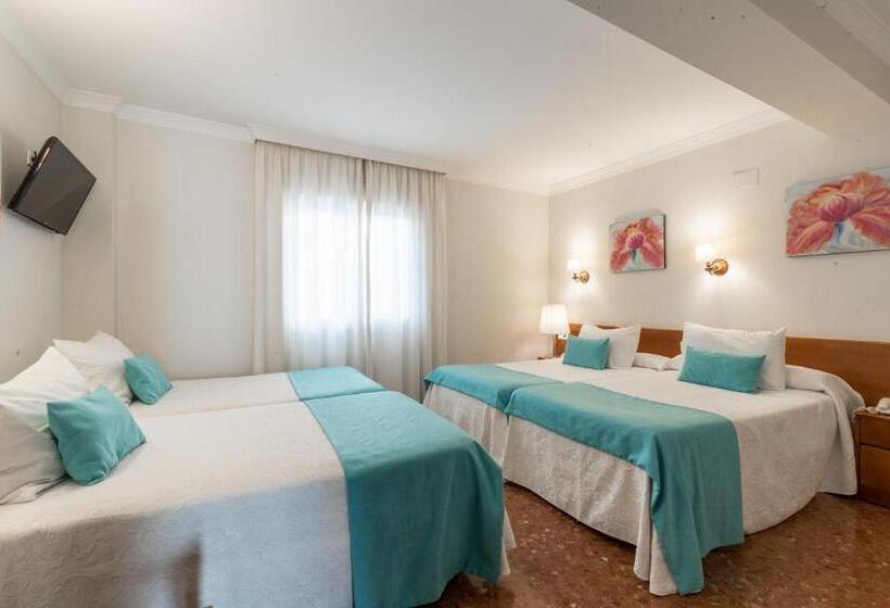 Habitación Cuádruple Estándar, Romerito