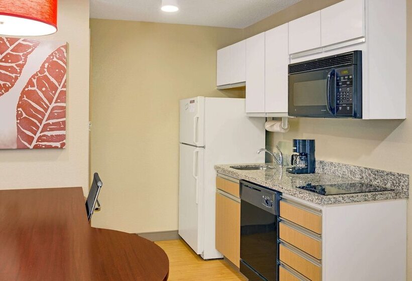 Люкс, Mainstay Suites Northbrook Wheeling