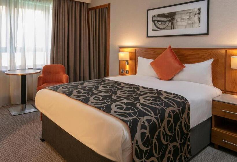 디럭스 룸, The Crown London, Worldhotels Distinctive